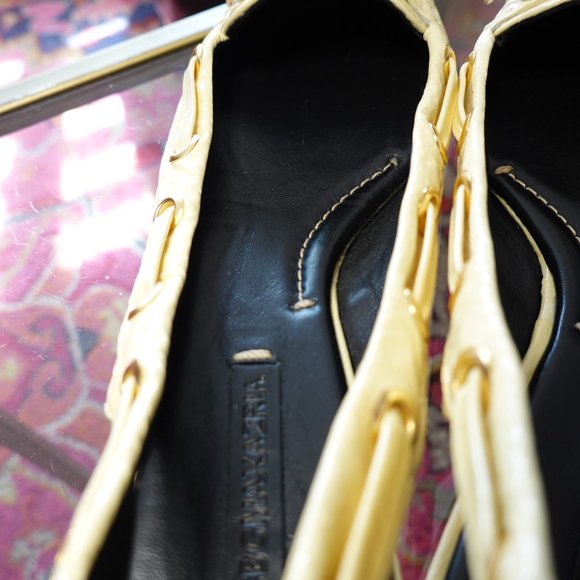 (NWOB) BCBG Max Azria Cream Patent Leather Pointy Toe Slingbacks 8.5B - Picture 14 of 16